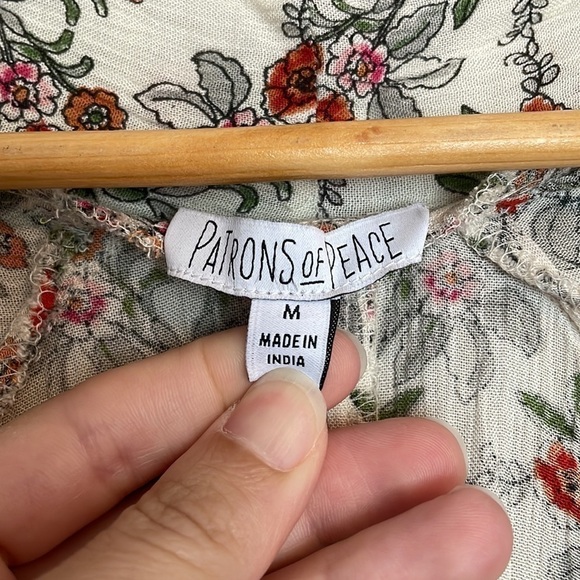 Patrons of Peace M floral kimono - Picture 5 of 9